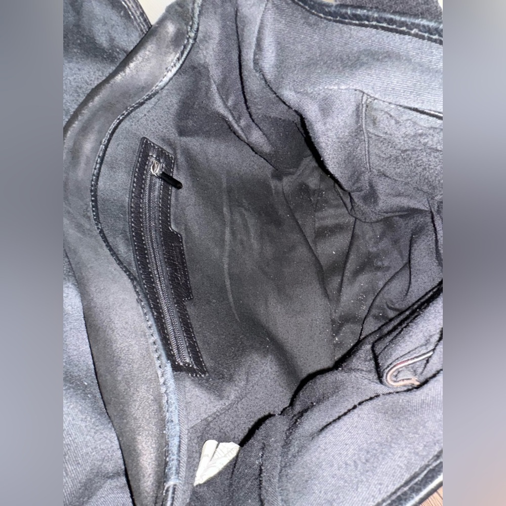 Danier black Leather Messenger Bag - Picture 9 of 9